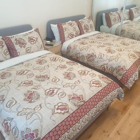 London Luxury Apartments 5 Min Walk From Ilford Station, With Free Parking Free Wifi المظهر الخارجي الصورة