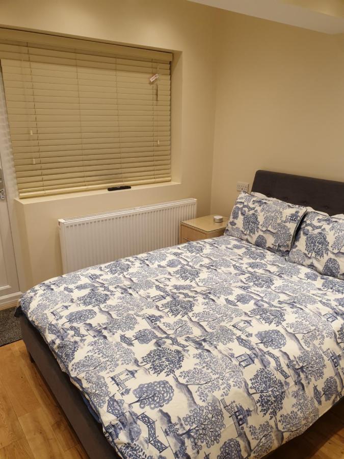 London Luxury Apartments 5 Min Walk From Ilford Station, With Free Parking Free Wifi المظهر الخارجي الصورة
