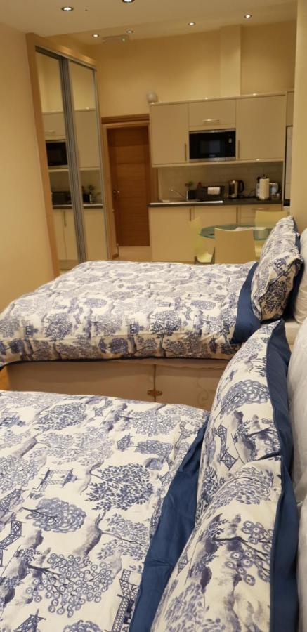 London Luxury Apartments 5 Min Walk From Ilford Station, With Free Parking Free Wifi المظهر الخارجي الصورة