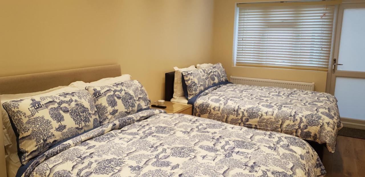 London Luxury Apartments 5 Min Walk From Ilford Station, With Free Parking Free Wifi المظهر الخارجي الصورة