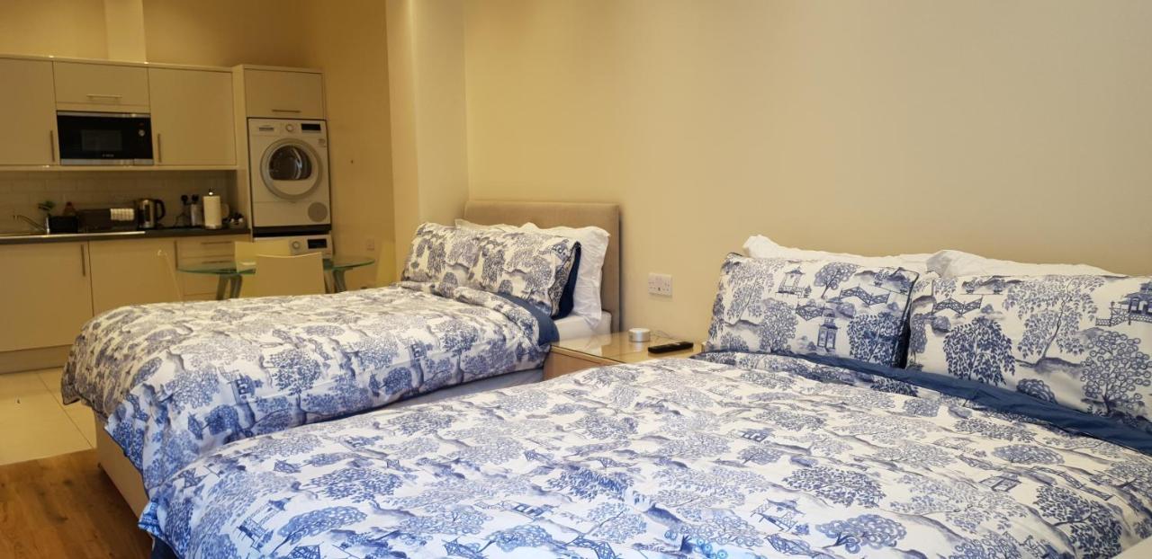 London Luxury Apartments 5 Min Walk From Ilford Station, With Free Parking Free Wifi المظهر الخارجي الصورة