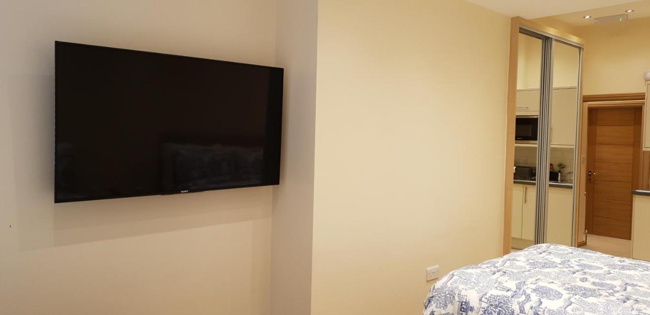 London Luxury Apartments 5 Min Walk From Ilford Station, With Free Parking Free Wifi المظهر الخارجي الصورة