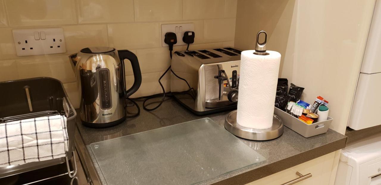 London Luxury Apartments 5 Min Walk From Ilford Station, With Free Parking Free Wifi المظهر الخارجي الصورة