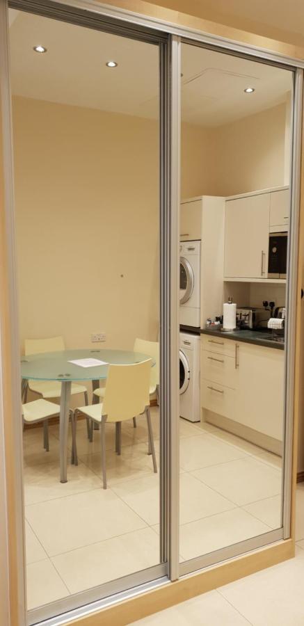 London Luxury Apartments 5 Min Walk From Ilford Station, With Free Parking Free Wifi المظهر الخارجي الصورة