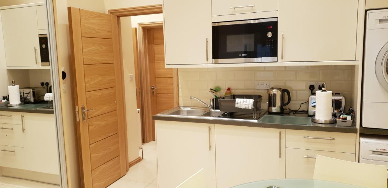 London Luxury Apartments 5 Min Walk From Ilford Station, With Free Parking Free Wifi المظهر الخارجي الصورة