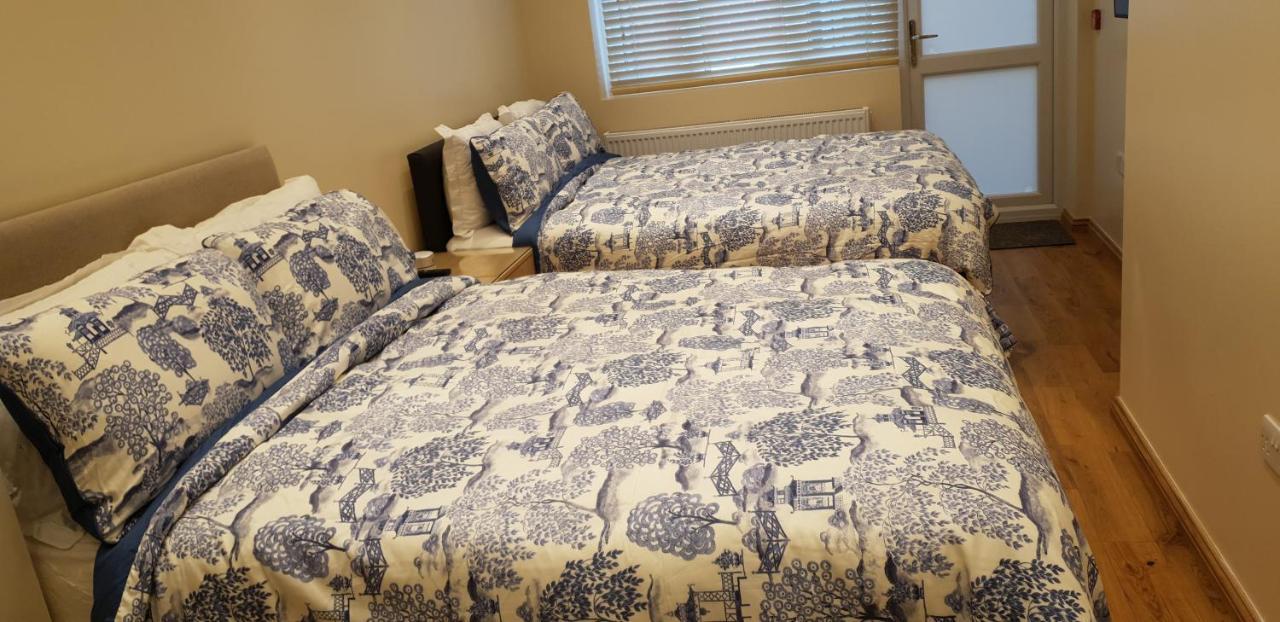 London Luxury Apartments 5 Min Walk From Ilford Station, With Free Parking Free Wifi المظهر الخارجي الصورة