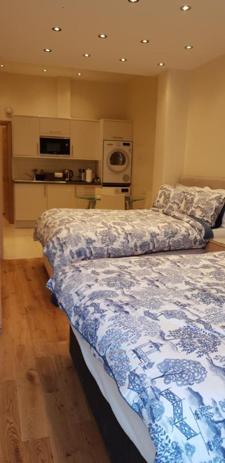 London Luxury Apartments 5 Min Walk From Ilford Station, With Free Parking Free Wifi المظهر الخارجي الصورة