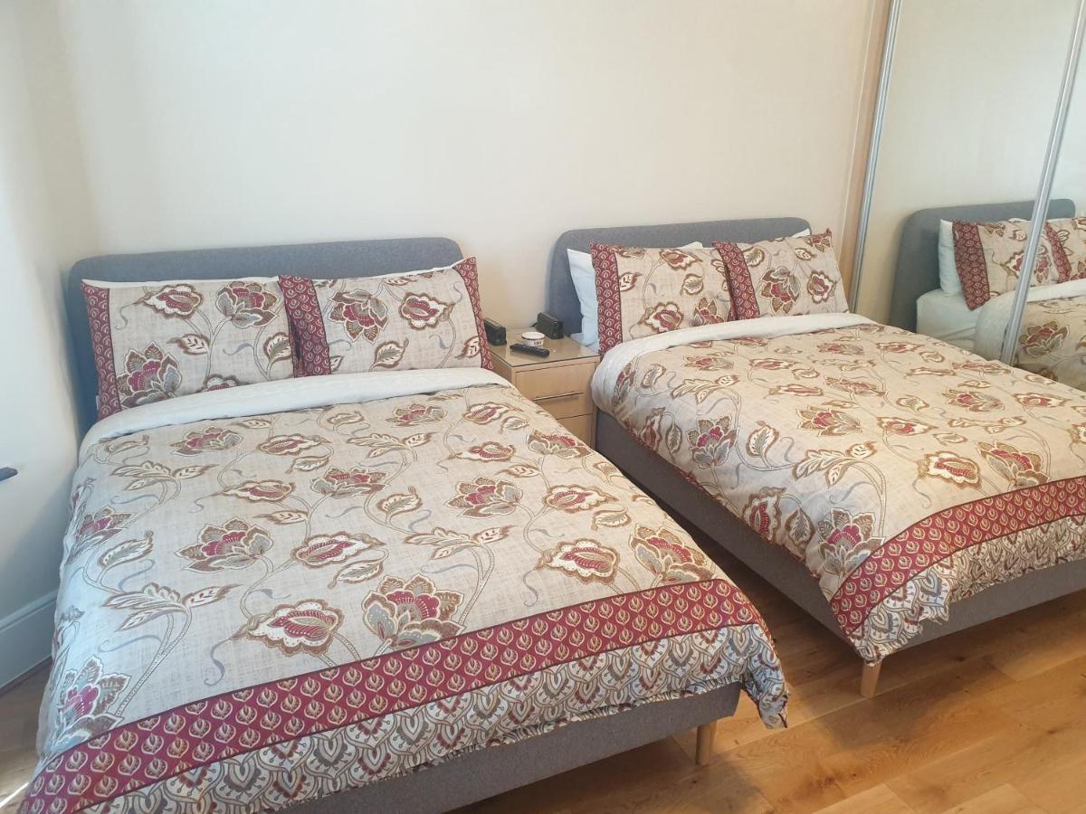London Luxury Apartments 5 Min Walk From Ilford Station, With Free Parking Free Wifi المظهر الخارجي الصورة