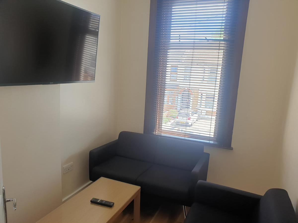 London Luxury Apartments 5 Min Walk From Ilford Station, With Free Parking Free Wifi المظهر الخارجي الصورة