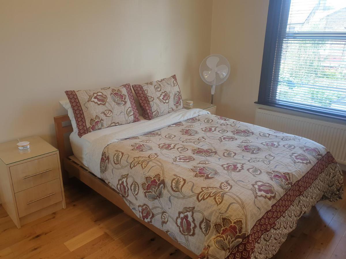London Luxury Apartments 5 Min Walk From Ilford Station, With Free Parking Free Wifi المظهر الخارجي الصورة