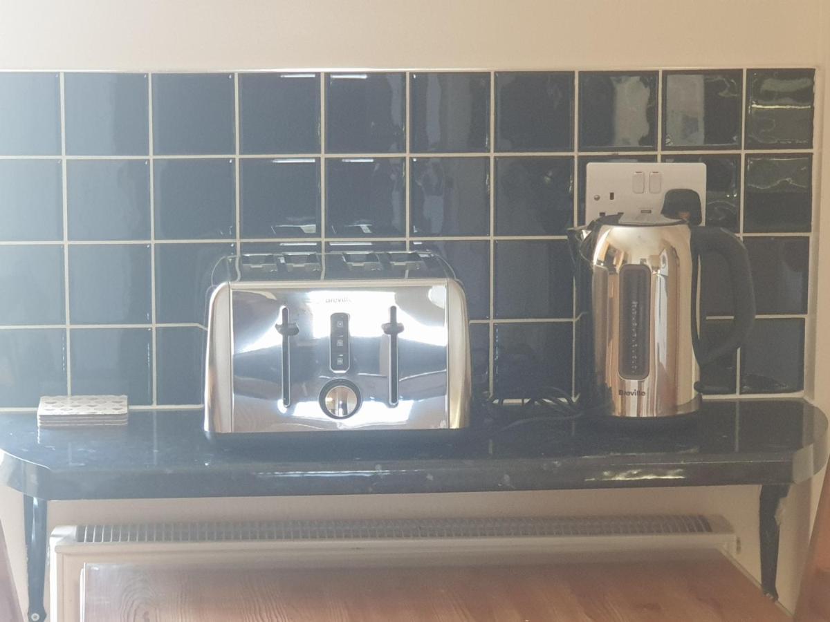 London Luxury Apartments 5 Min Walk From Ilford Station, With Free Parking Free Wifi المظهر الخارجي الصورة