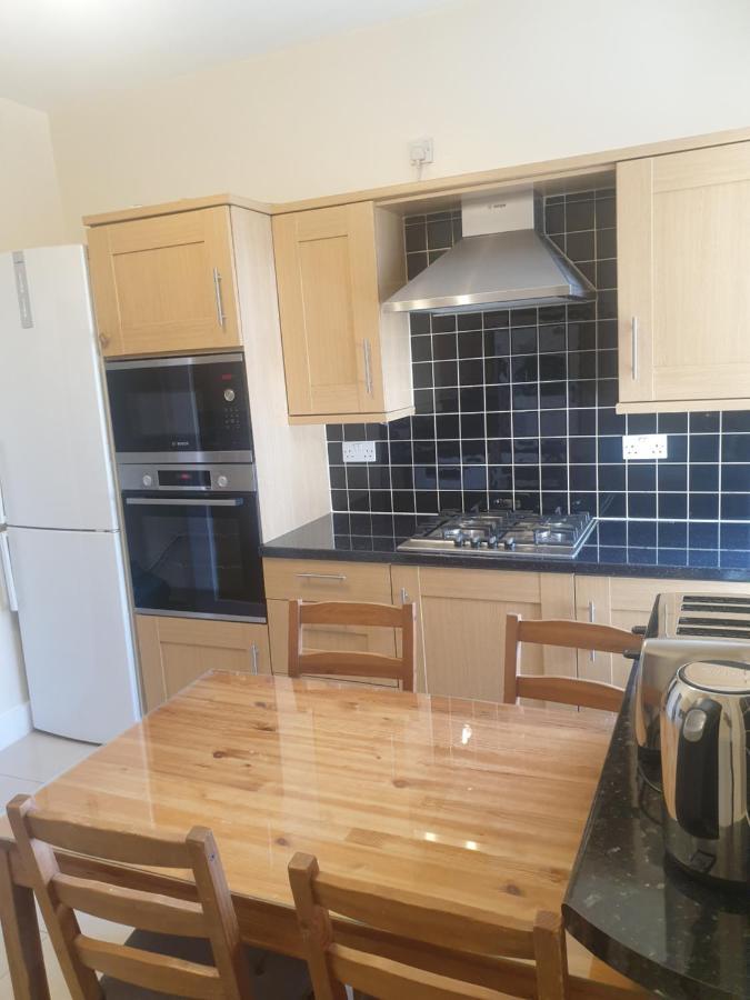 London Luxury Apartments 5 Min Walk From Ilford Station, With Free Parking Free Wifi المظهر الخارجي الصورة