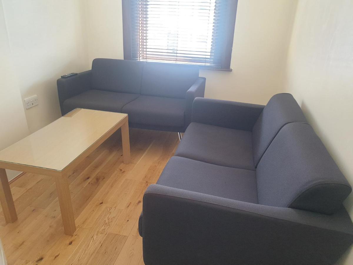 London Luxury Apartments 5 Min Walk From Ilford Station, With Free Parking Free Wifi المظهر الخارجي الصورة