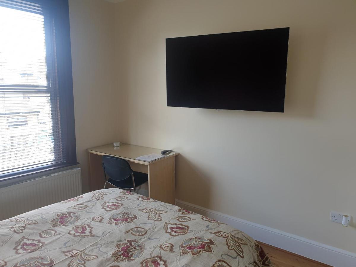 London Luxury Apartments 5 Min Walk From Ilford Station, With Free Parking Free Wifi المظهر الخارجي الصورة
