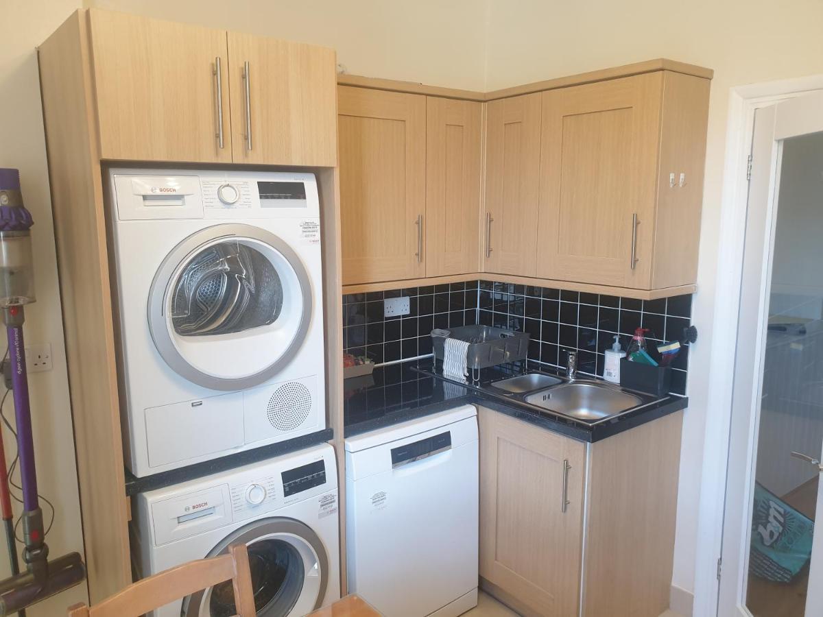 London Luxury Apartments 5 Min Walk From Ilford Station, With Free Parking Free Wifi المظهر الخارجي الصورة