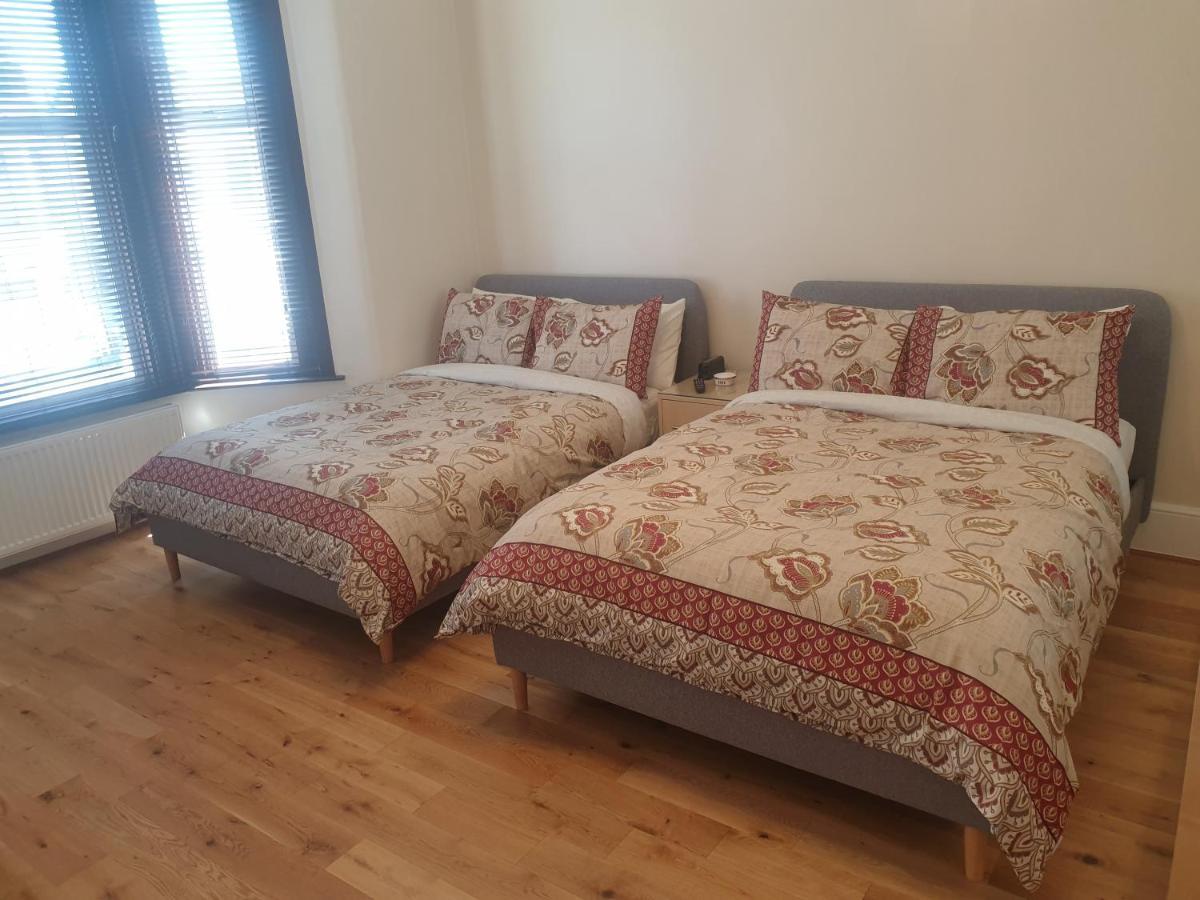 London Luxury Apartments 5 Min Walk From Ilford Station, With Free Parking Free Wifi المظهر الخارجي الصورة